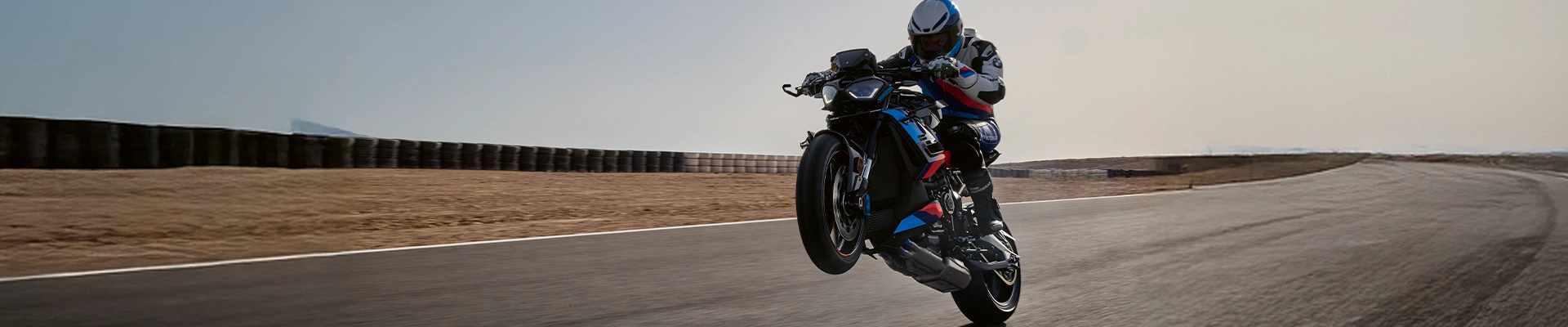 2026 M 1000 R